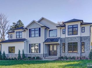 7 Forcier Ct, Tenafly, NJ 07670