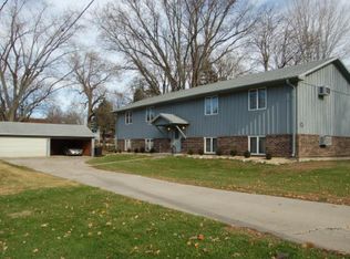 210 W Main St, Mount Morris, IL 61054