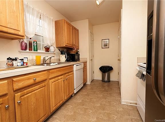 5th image of 4643 Palm Breeze Ln