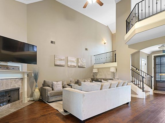 5th image of 3542 Welford Dr
