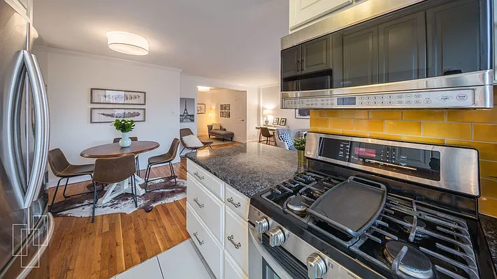 Sold by Garfield Realty  | media 26