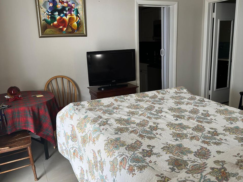 1st image of 5610 SW 93rd Ave #11
