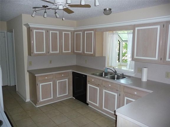3rd image of 2501 Cornell Dr