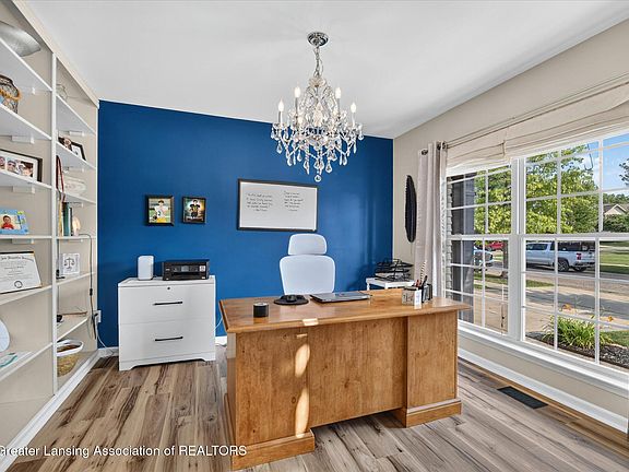 4th image of 354 Natanna Dr