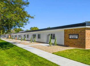 400 S 7th St #8, Beatrice, NE 68310
