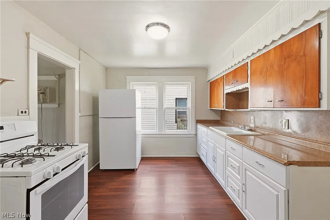 2 bed, 1.0 bath, 900 sqft, $1,000 — Photo 4
