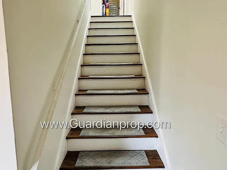 2700 Quentin Ave — Photo 9