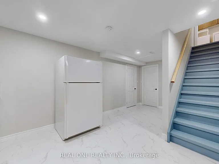 27 Gladiola Ct E — Photo 5