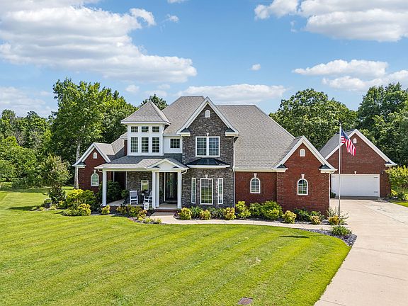 2nd image of 122 Queenstown Ct