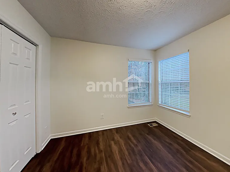 1325 Georgetown Dr — Photo 15
