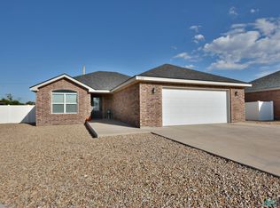 2107 Roadrunner Ln, Portales, NM 88130