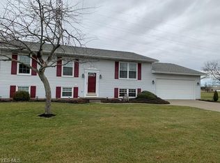 120 Wade Dr, Dover, OH