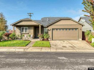 560 S 48th St, Springfield, OR 97478