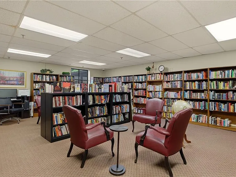 300 Johnson Ferry Rd #B915 — Photo 25