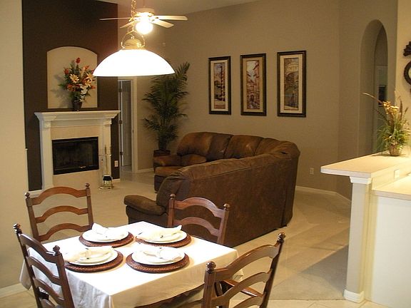 Breakfast Room / Family Room w/fireplace