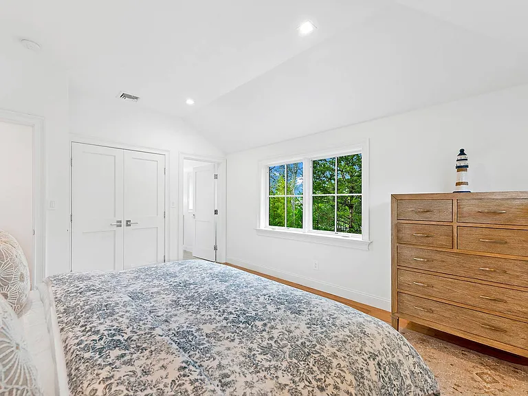 28 Dartmouth Rd — Photo 15