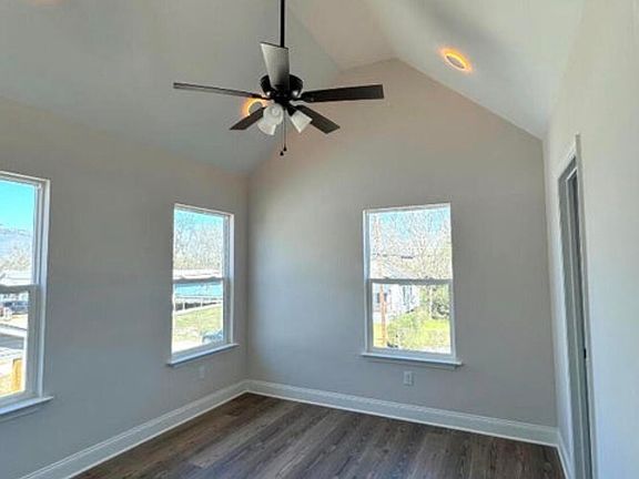 3rd image of 1811 Taylor St