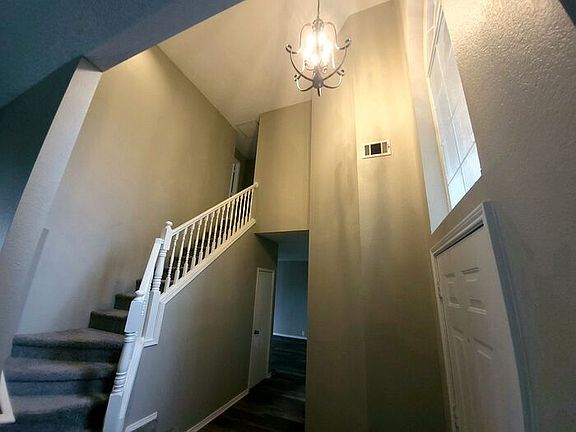 5th image of 3606 Creekstone Ct