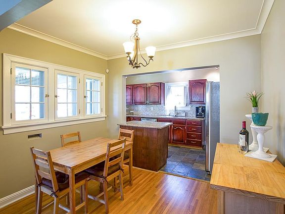3rd image of 402 E 21st Ave
