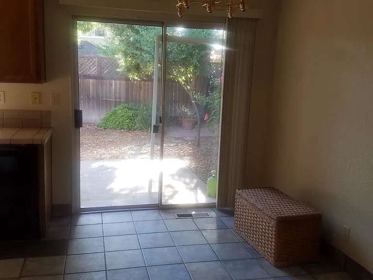 146 Valencia Way — Photo 8