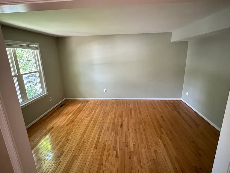 9591 Bronte Dr — Photo 8