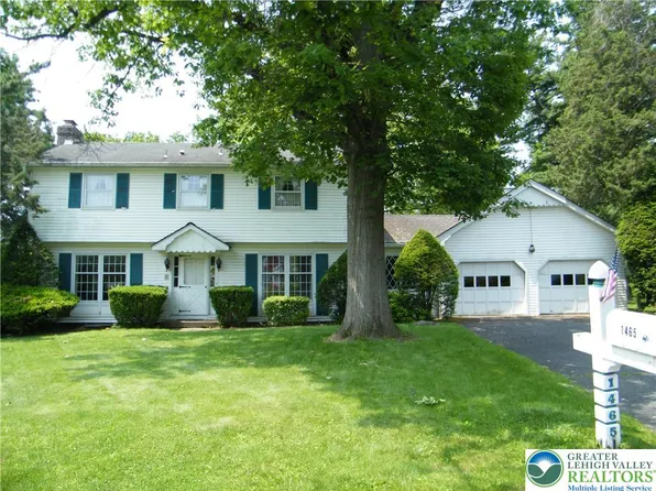 1465 Princeton Dr, Bethlehem, PA 18017