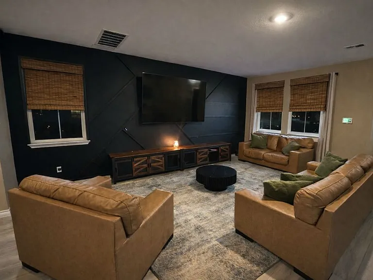 3909 Lorenzen Ct — Photo 4