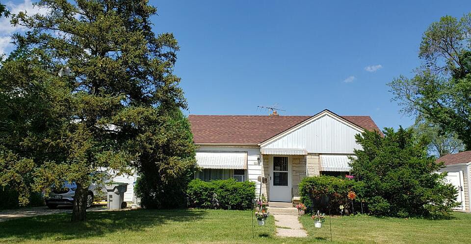 1st image of 8044 W Fond Du Lac Ave
