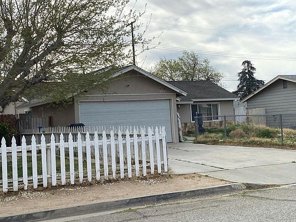 3rd image of 3172 Shelley St