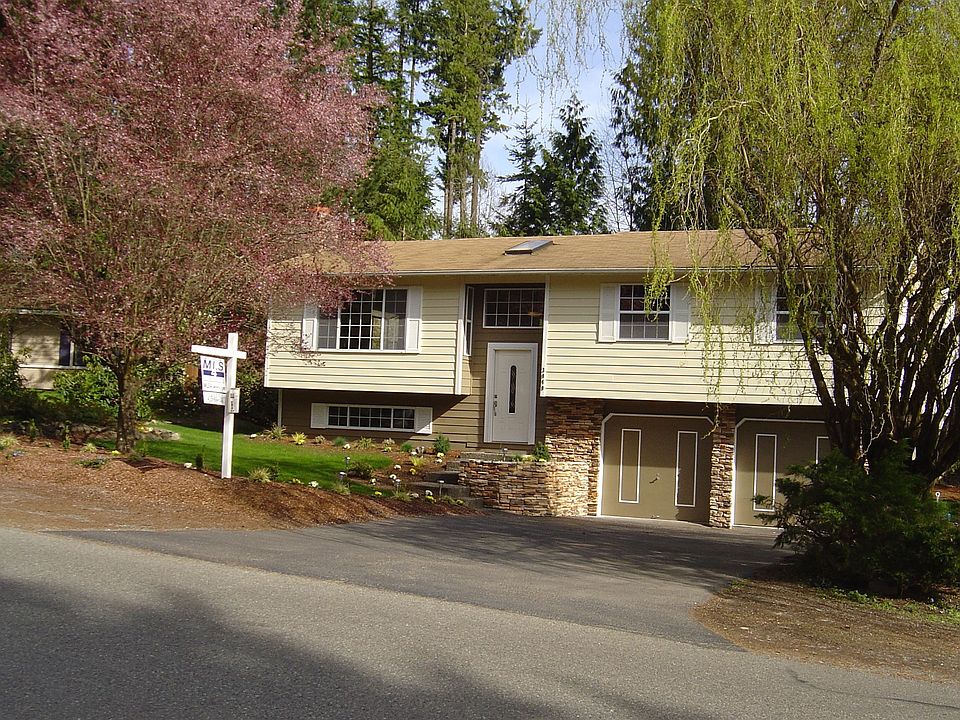 1st image of 3040 255th Ave SE