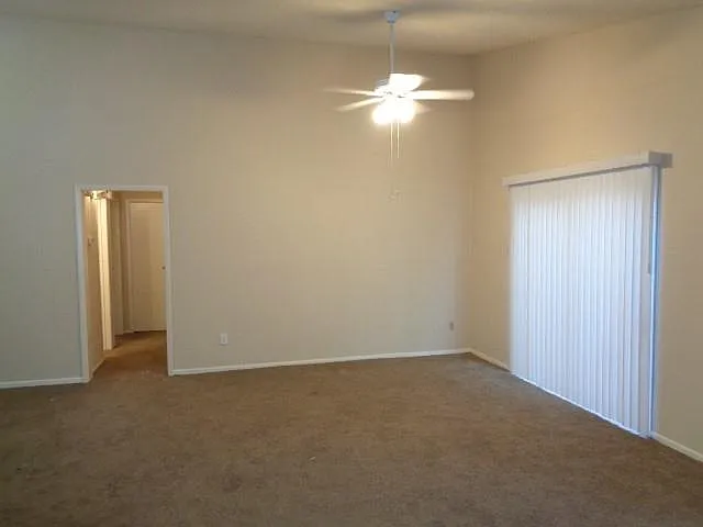 1736 Hazelwood St — Photo 9