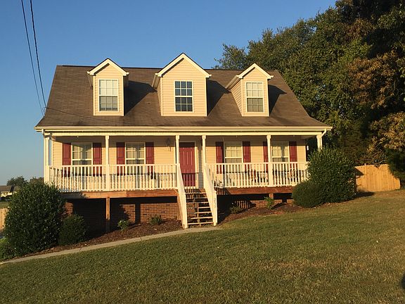 2nd image of 213 Arbor Ct