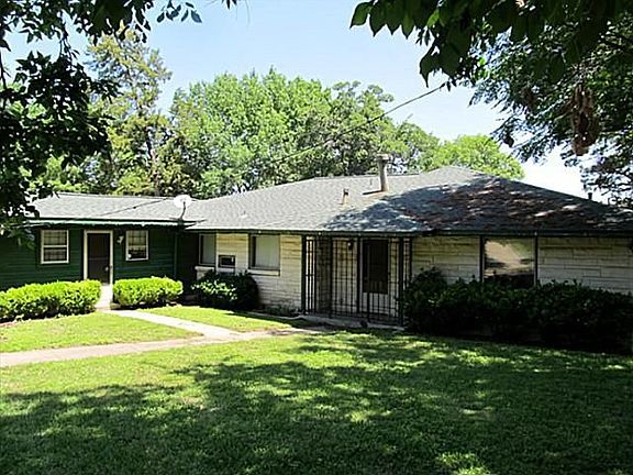 2nd image of 2855 E Kiest Blvd