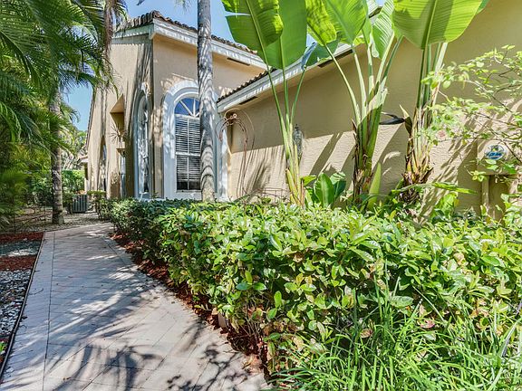 2nd image of 4729 Carlton Golf Dr