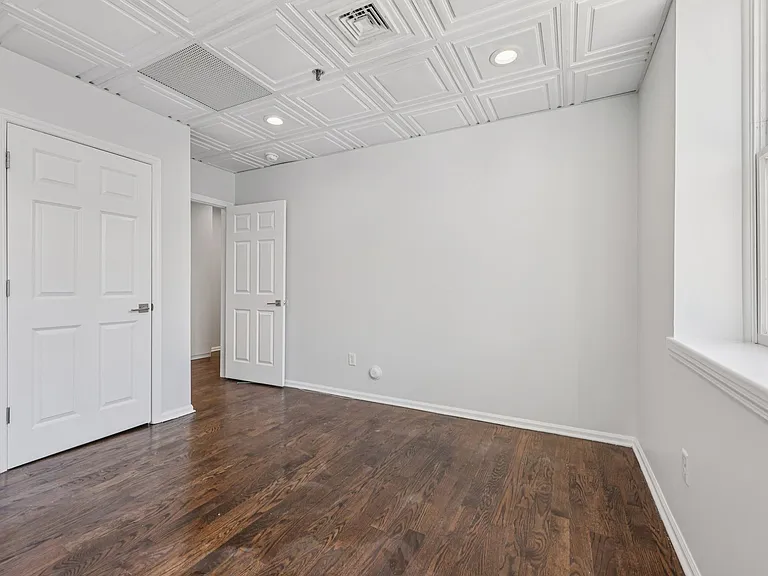 331 Bloomfield Ave — Photo 9