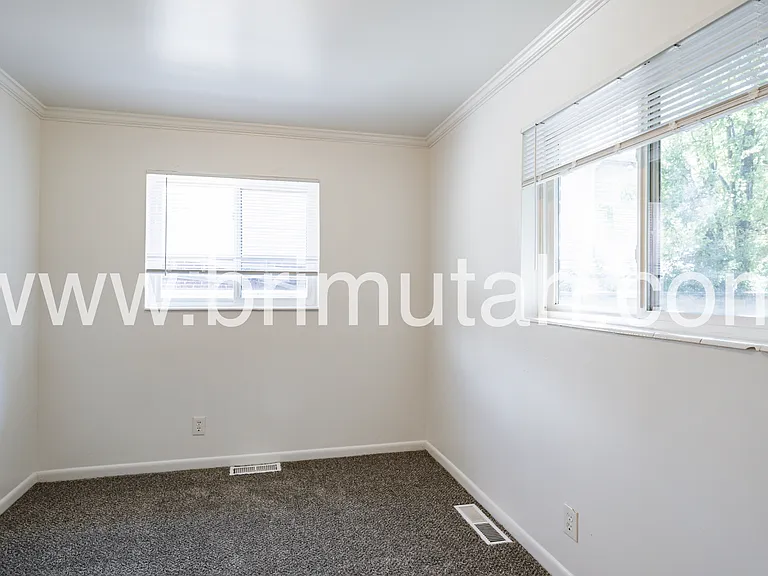 5856 S 157 W — Photo 18