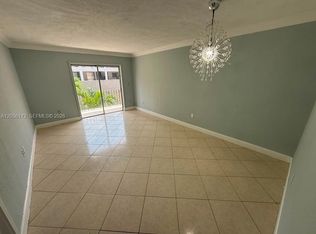 1055 W 77th St APT 309, Hialeah, FL 33014