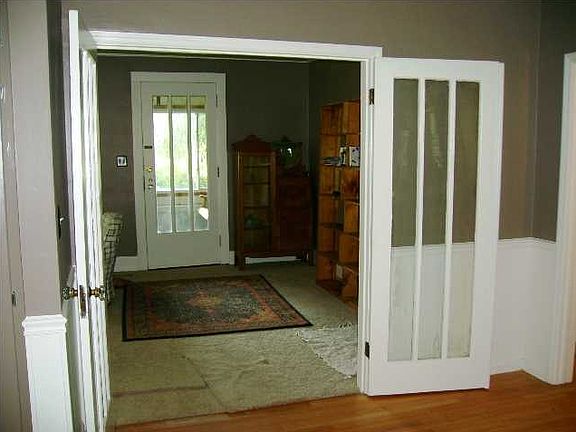 3rd image of 701 S Villa Dr