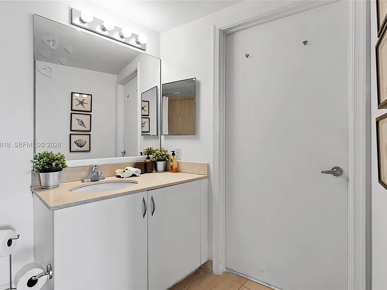 1750 N Bayshore Dr #5310 — Photo 24