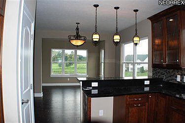 3rd image of 39293 Camelot Way
