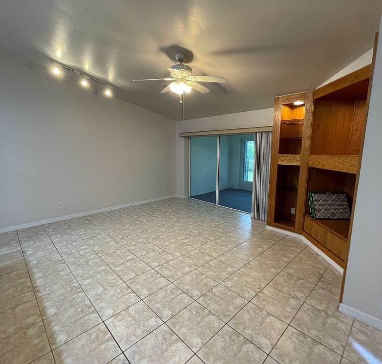 Spacious Living/Dining area