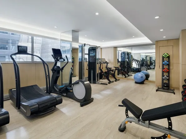 1050 6th Avenue image 5 of 8