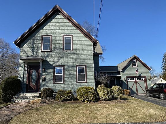 2nd image of 21 Columbus Ave