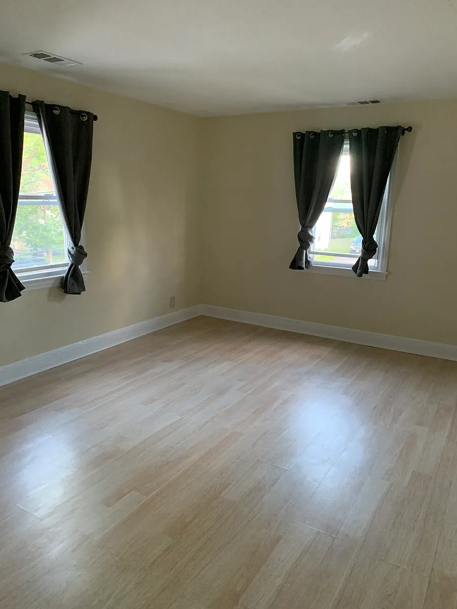 Building Photo - 52 E 6th St #2B