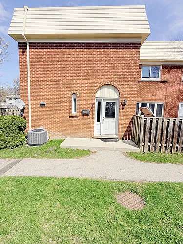 575 Gainsborough Rd #71 Photo 1