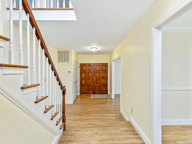 451 River Rd — Photo 5