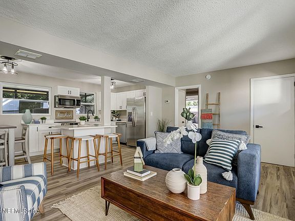 3rd image of 1049 BUSAC Avenue