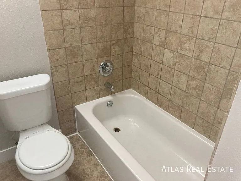 209 21st Avenue Ct — Photo 9