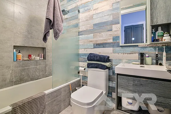 Rented by EXR | media 28