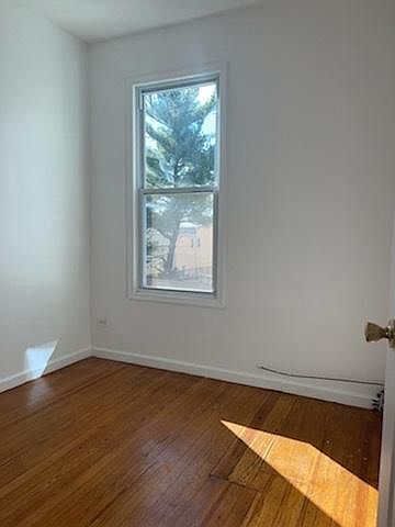 1st image of 2-94 29th St #2